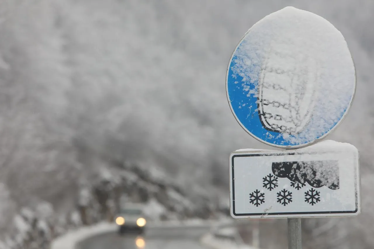 Хорватію накрила потужна снігова буря із червоним рівнем небезпеки