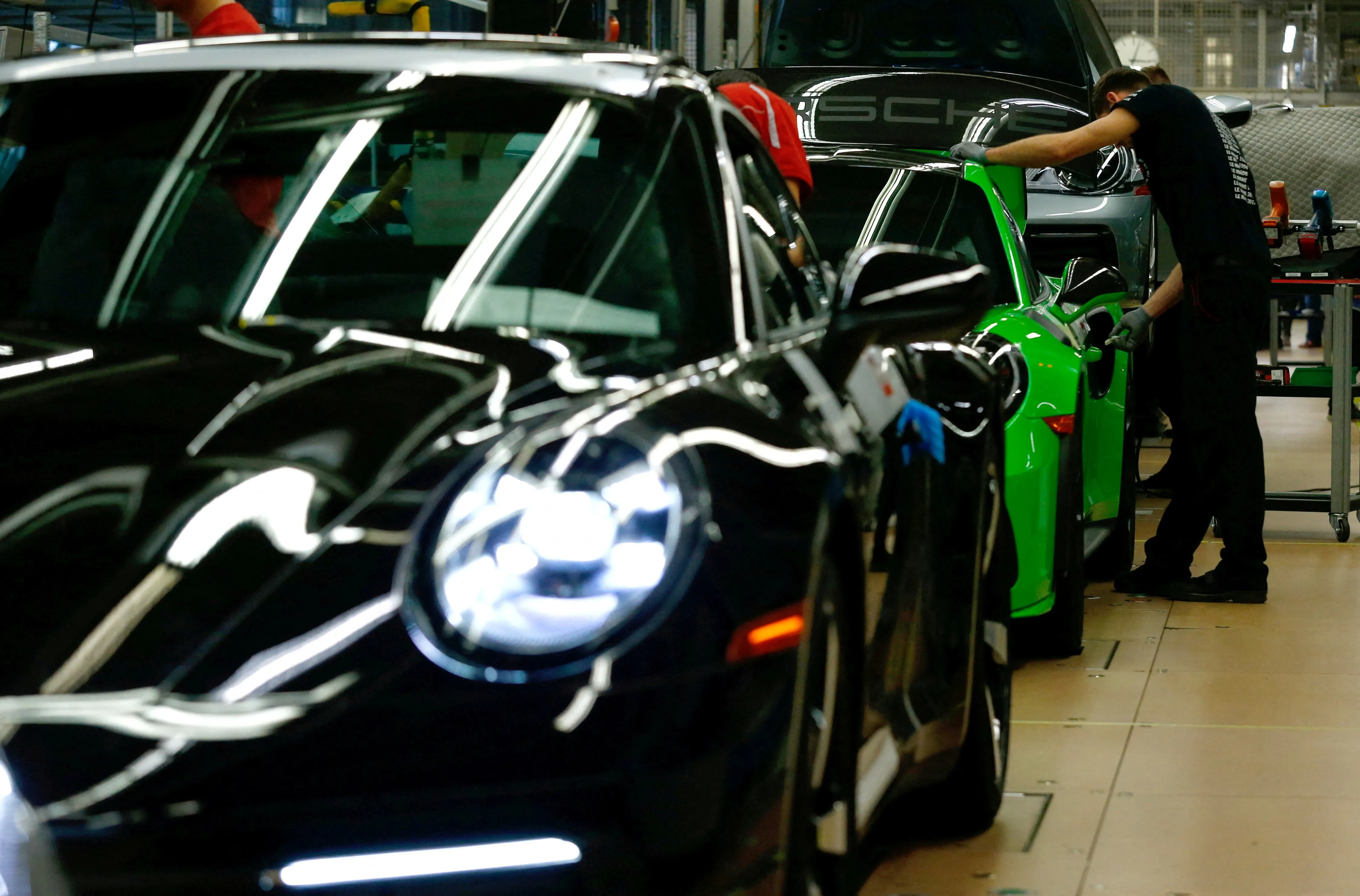 Porsche проведет массовые сокращения из-за низкого спроса