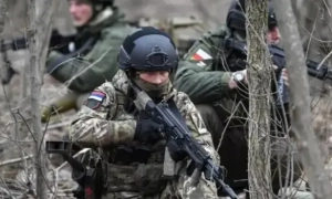 У Покровську наші штурмові групи зачищають будинок за будинком