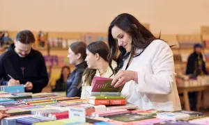 Літературного «Нобеля» отримав британський письменник Кадзуо Ісіґуро