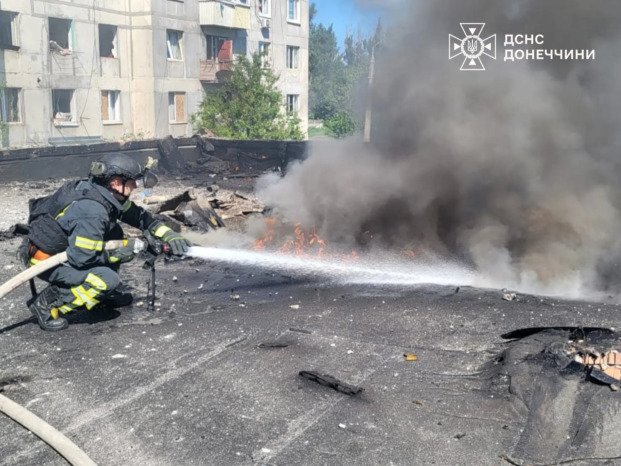 В Славянске в результате атаки дронов повреждены дома и здание