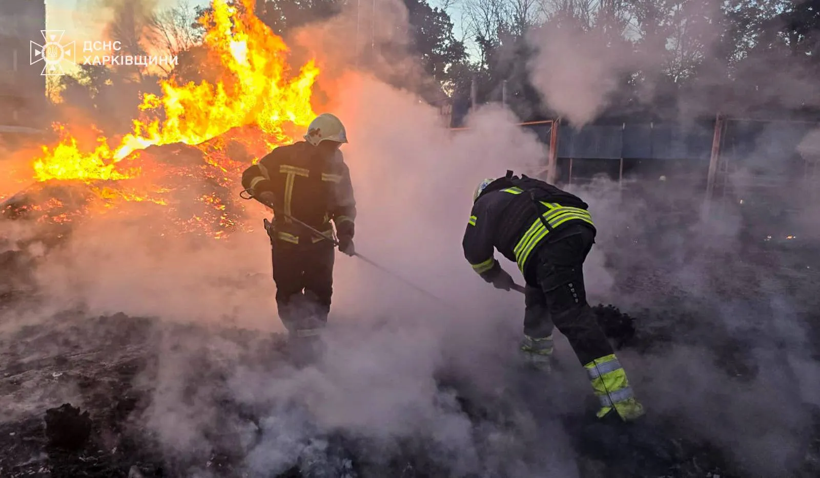 Фото: в Харьковской области в результате атаки дронов произошел пожар на предприятии в Васищево