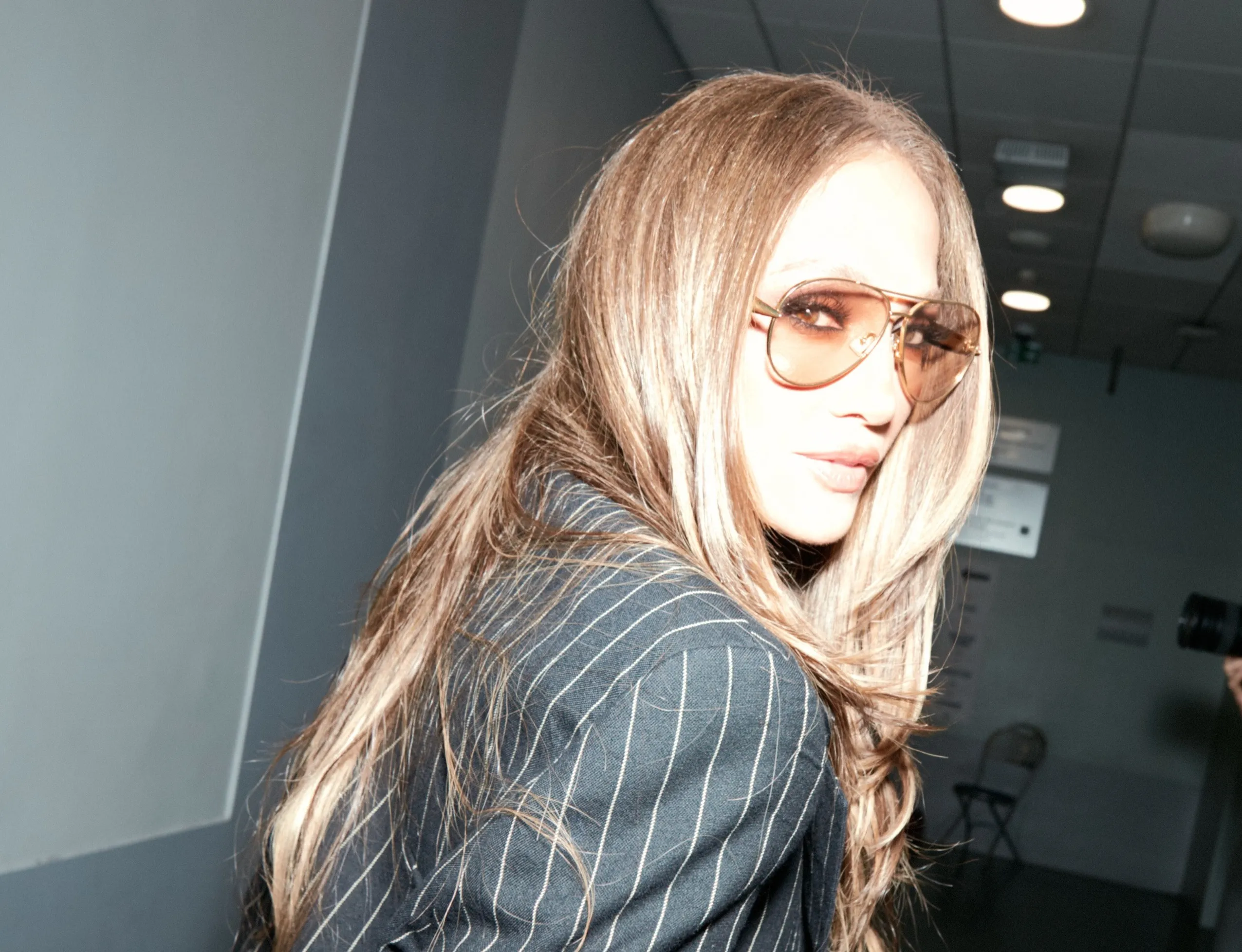 Дженнифер Лопес выступила в Париже в наряде от украинского бренда