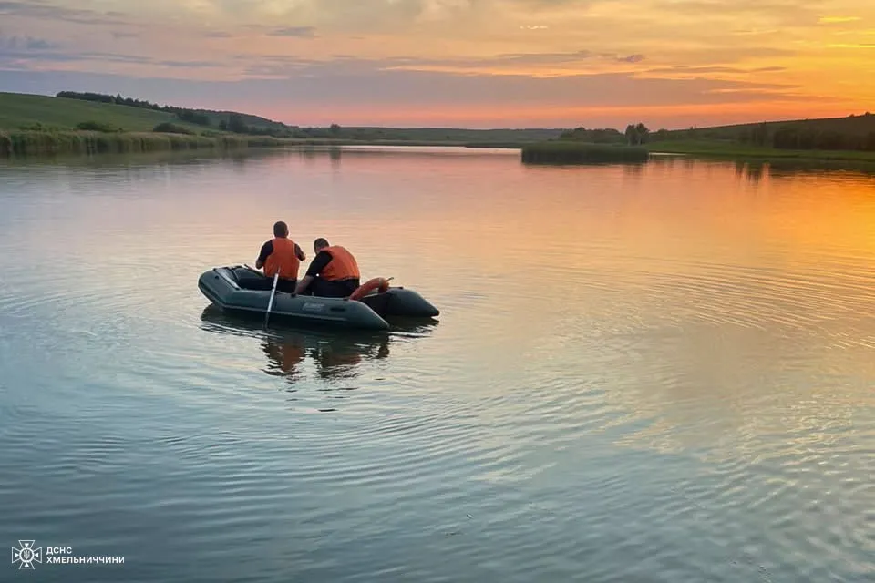 На Хмельниччині у водоймі загинули жінка та її 11-річна онучка