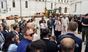 Появились фото и видео, как сын Порошенко нагло нарушил ПДД в центре Киева