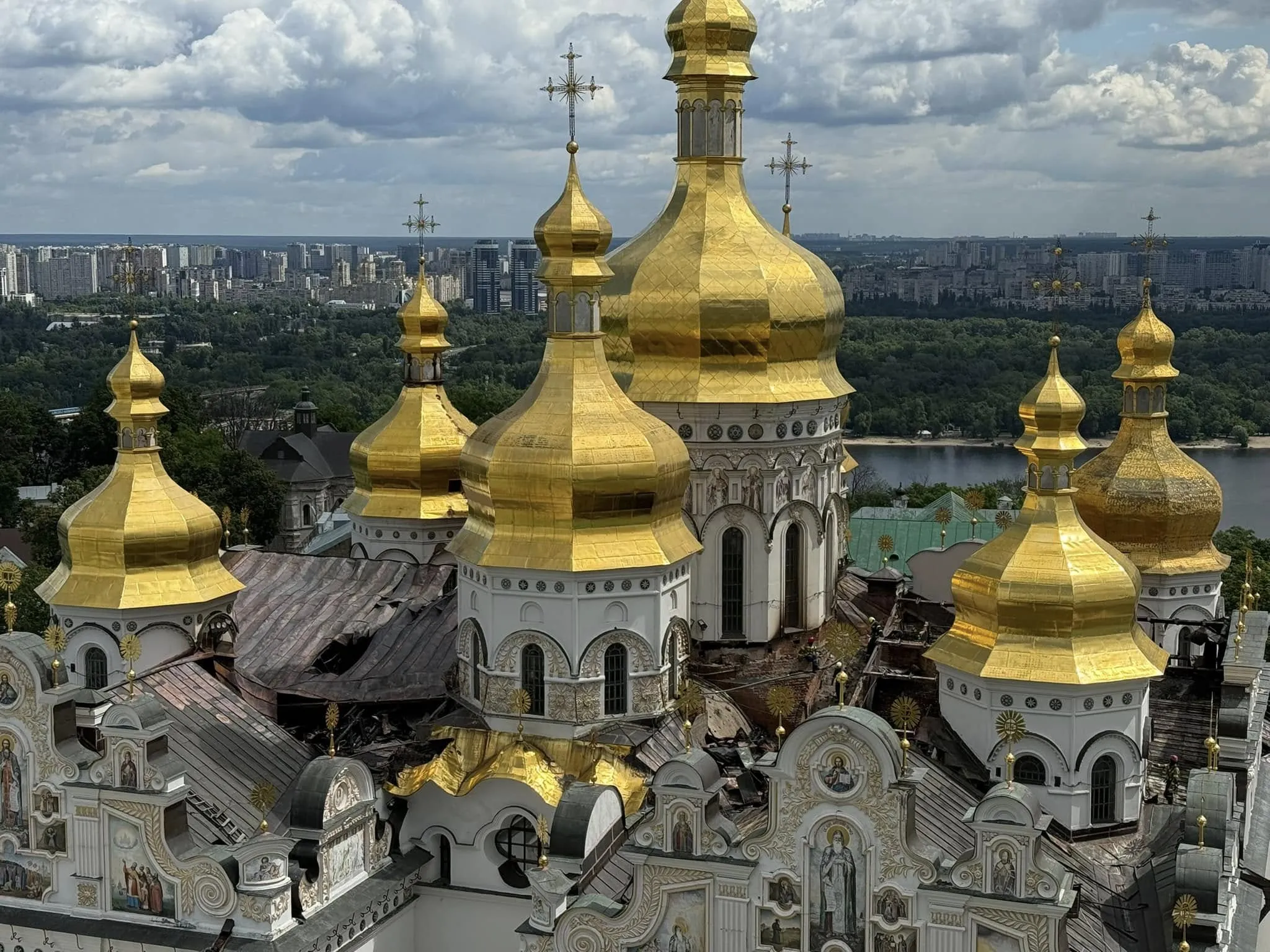 Бізнес долучається до відбудови Успенського собору Лаври
