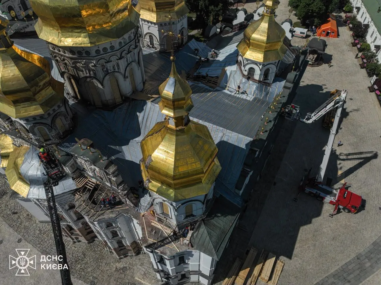 В Киево-Печерской лавре завершили консервацию крыши Успенского собора
