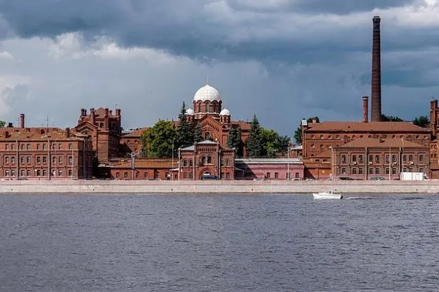 У Петербурзі в'язницю «Хрести» перетворять на готель та культурний кластер
