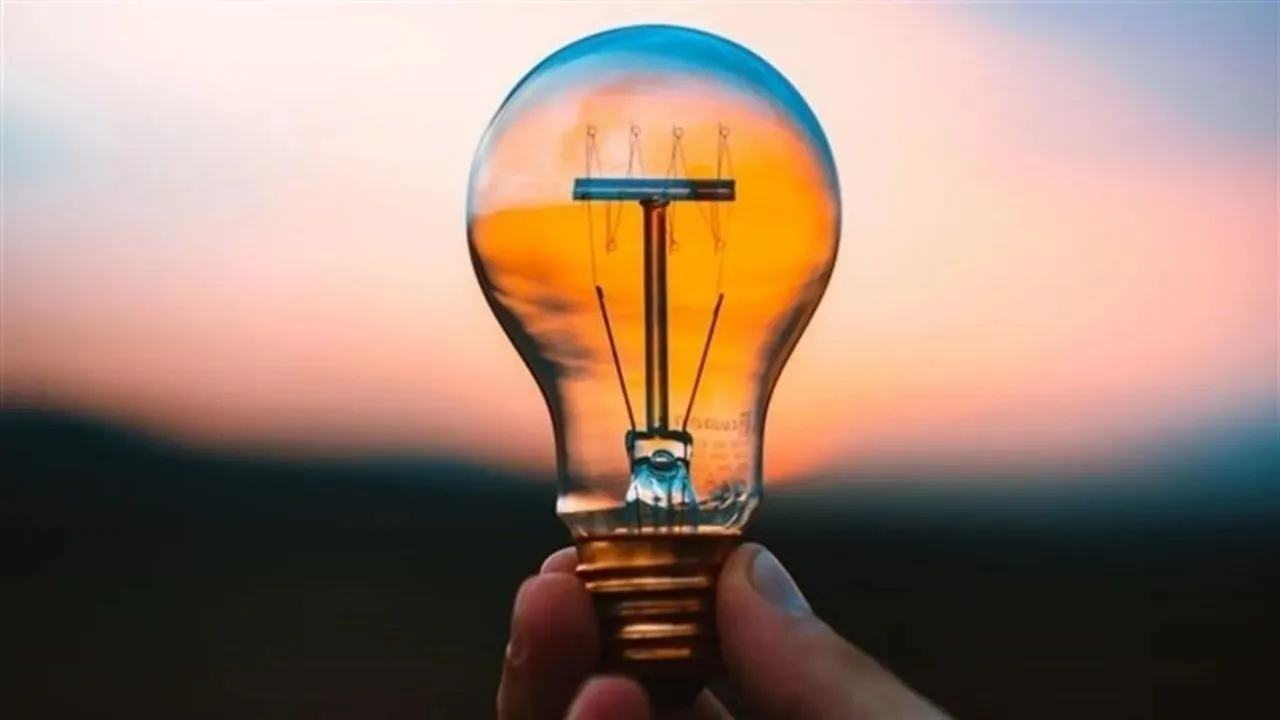 ДТЕК оновив графіки відключень світла на 7 листопада: зміни для деяких областей