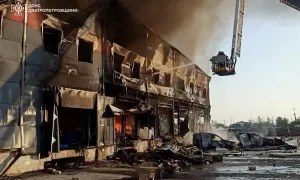 Дрон знайшов шпарину і дістав окупантів у гаражі
