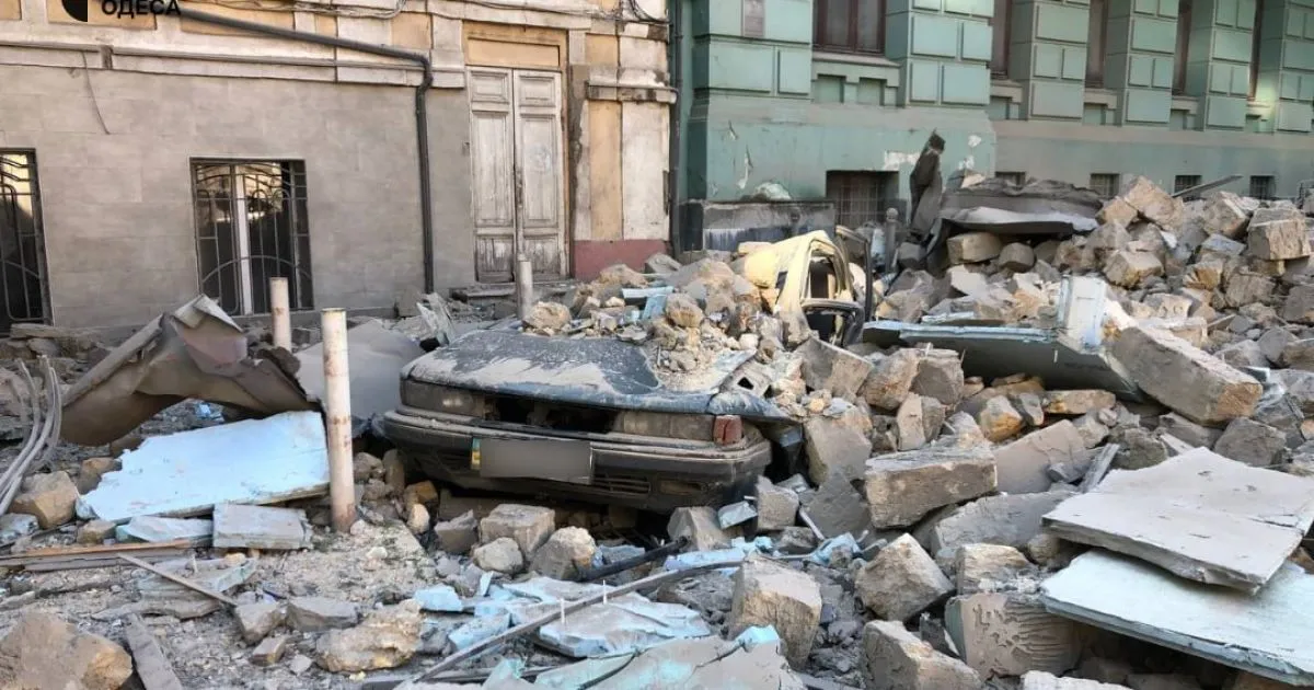 Одеса під безперервними атаками, місто лишається без світла, тепла та води, — NYT