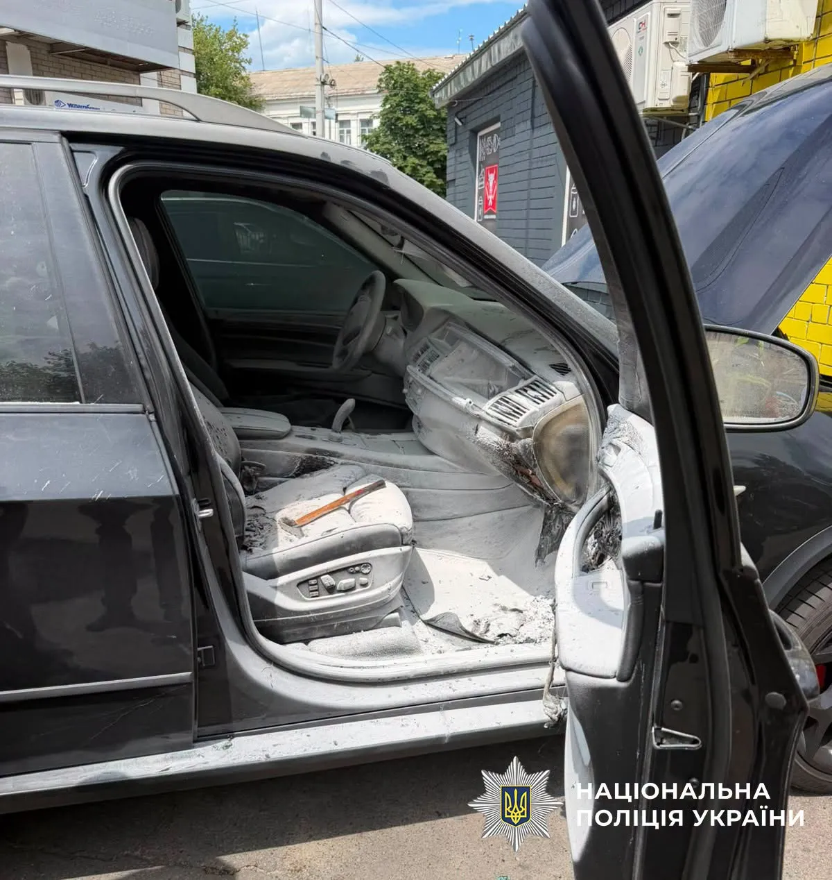 В Киеве бывший клиент отомстил психологу, поджог его автомобиль