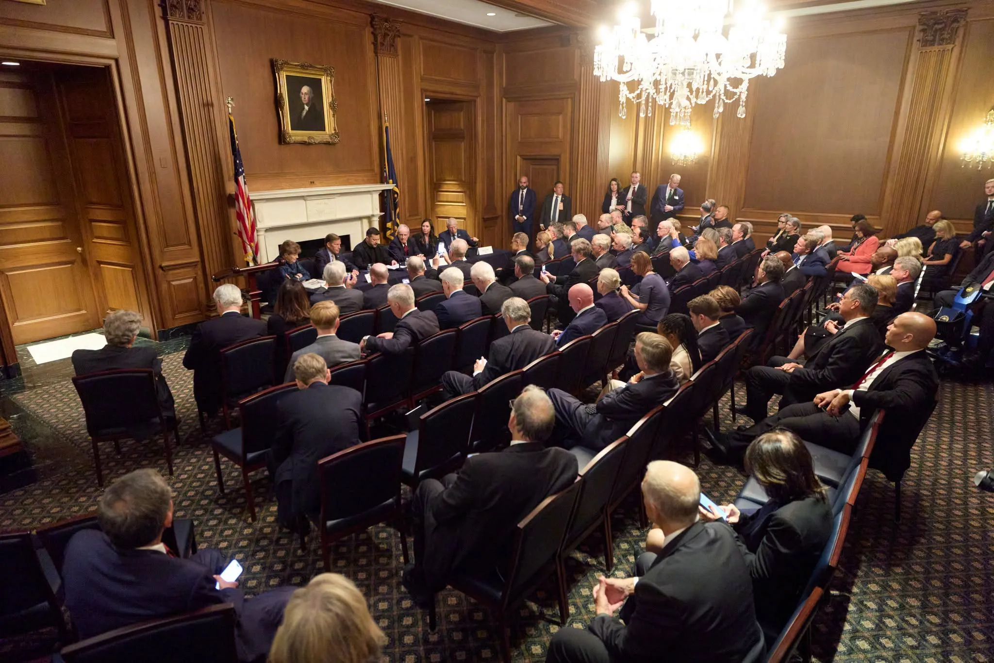 Зеленський пояснив сенаторам США, як закінчити війну в Україні