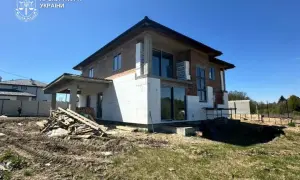На Хмельниччині керівника мовної школи підозрюють у домаганнях до учениць