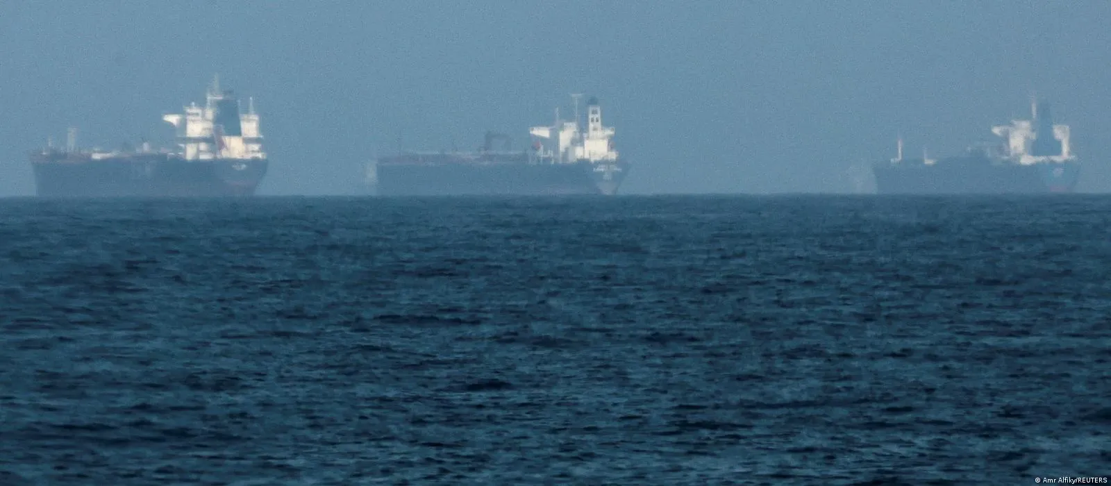 Танкери знову змінюють курс через невизначеність в Ормузькій протоці