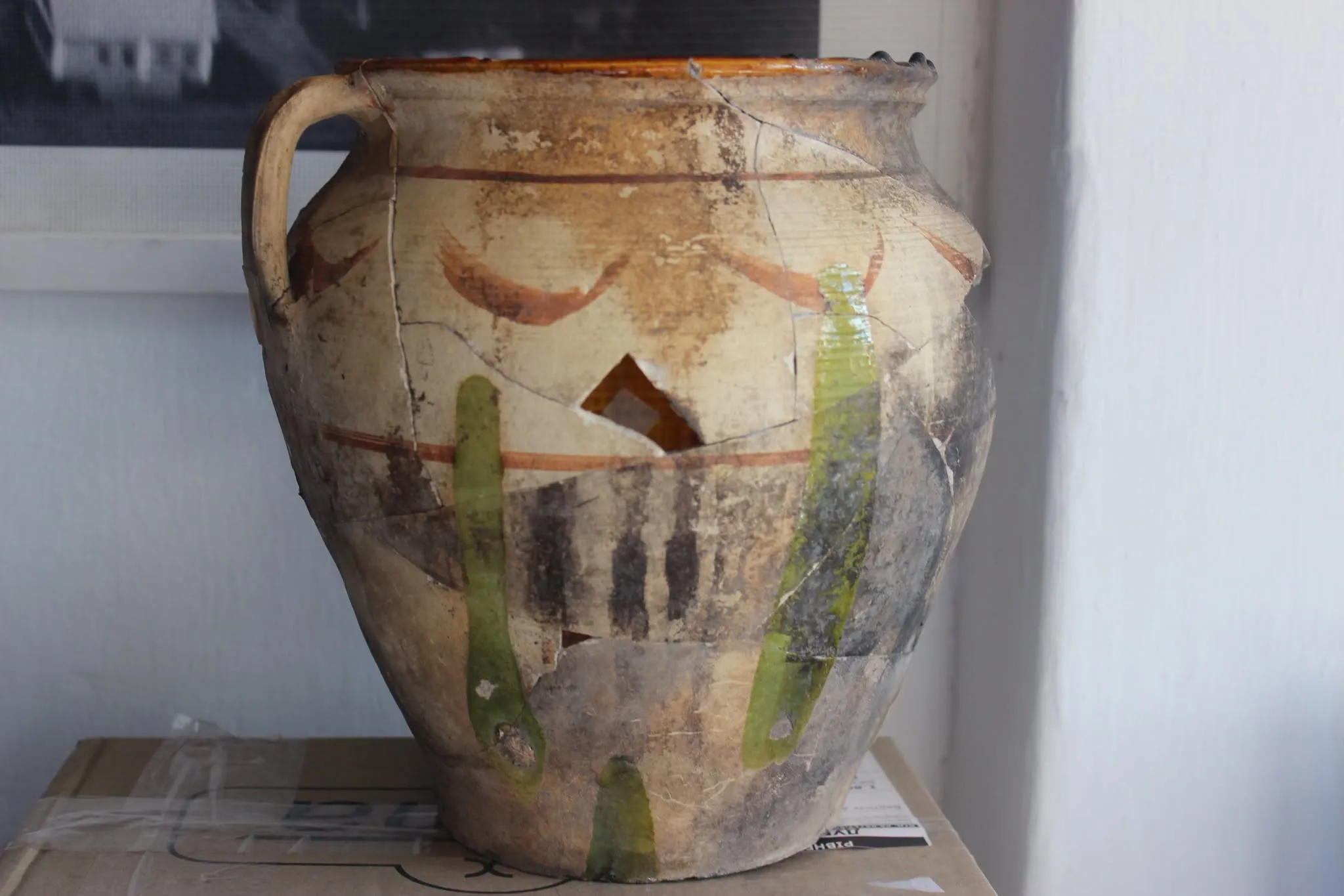 An archaeological expedition has uncovered valuable artifacts at Dubno Castle