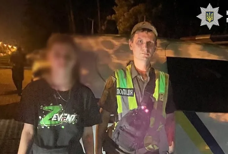 In Kyiv, a dog handler and his dog tracked down a missing 14-year-old girl