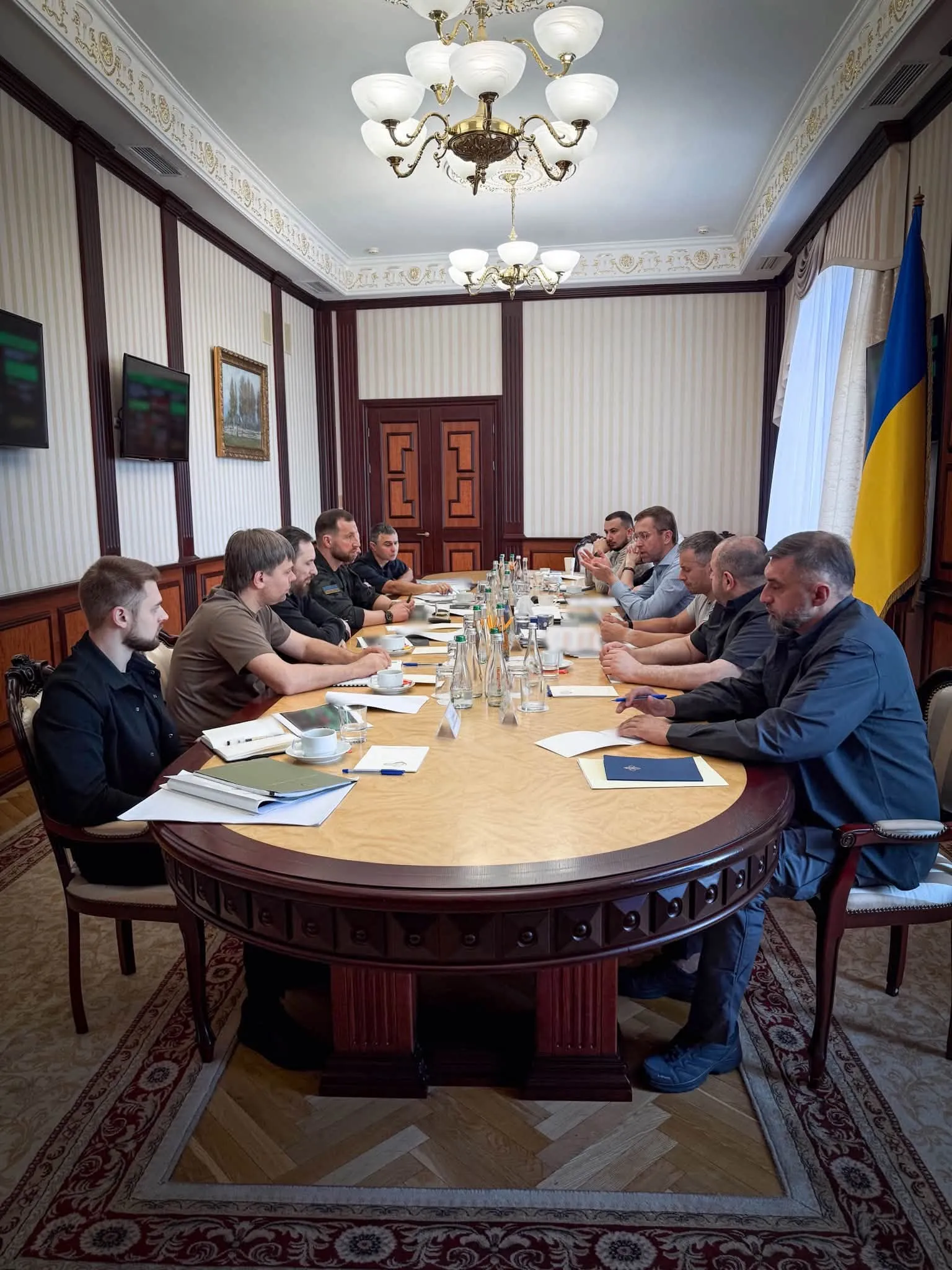 Кабмин занимается поиском дополнительных средств для армии