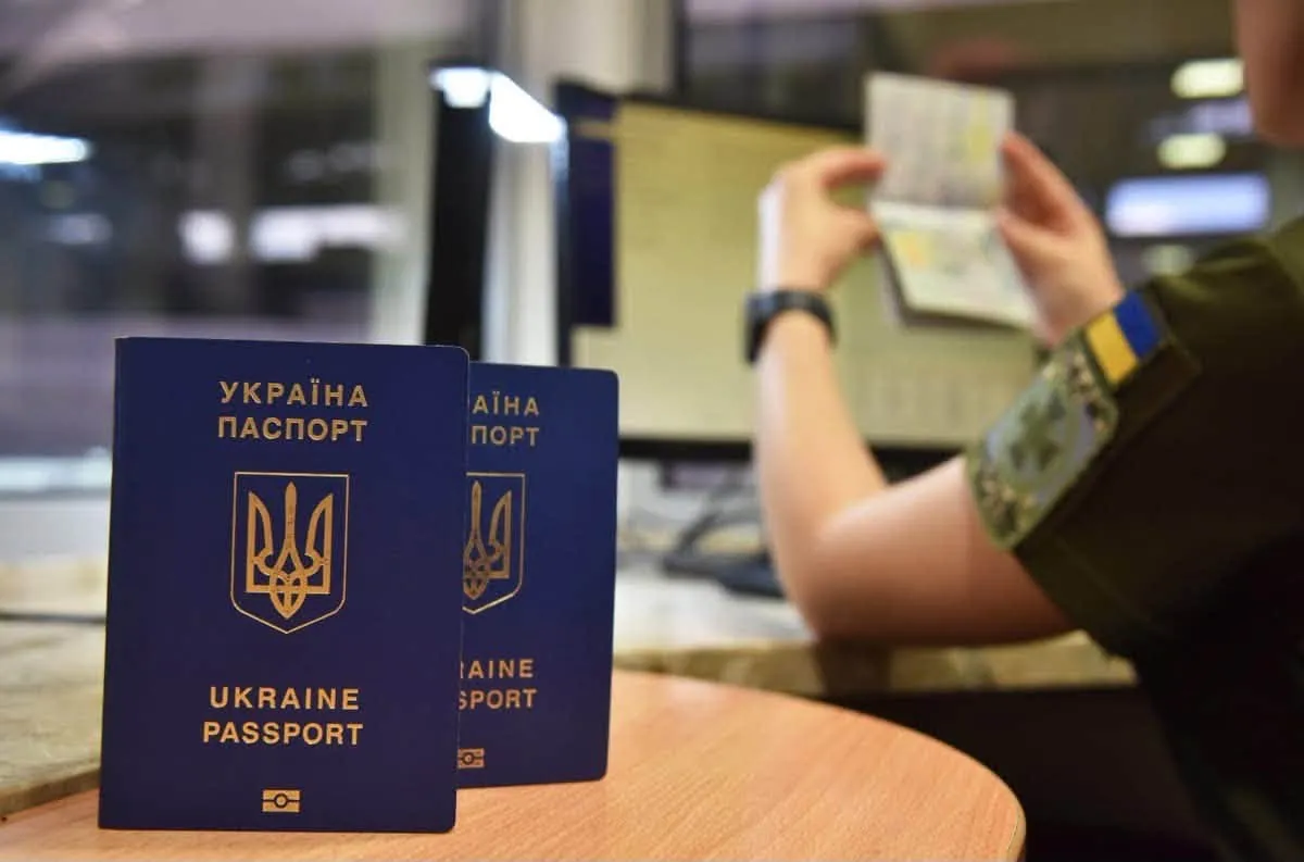 Фото: в пункте пропуска «Шегини» 33-летний киевлянин пытался подкупить пограничника