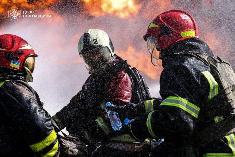 A large-scale fire was extinguished in the Poltava region following a Russian strike