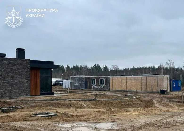 Підрядник не добудував модульні будинки, отримавши аванс майже 4 млн