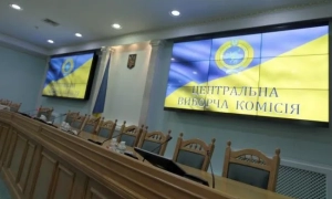 Одесу накрила потужна злива, підтоплені вулиці та зупинились трамваї