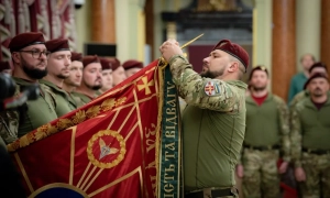 СБУ показала, як російські солдати мародерили в магазині у Сумській області (відео)