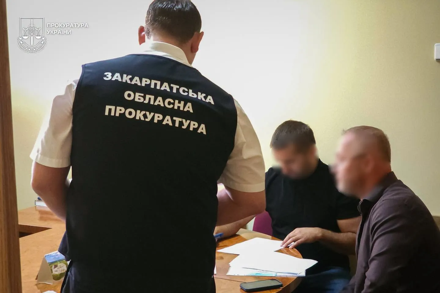На Закарпатті двох депутатів підозрюють у брехні в деклараціях