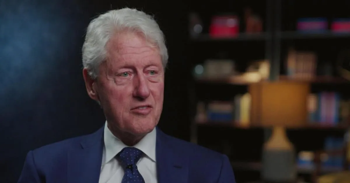 Клинтон критикует действия ICE и призывает американцев выходить на протесты