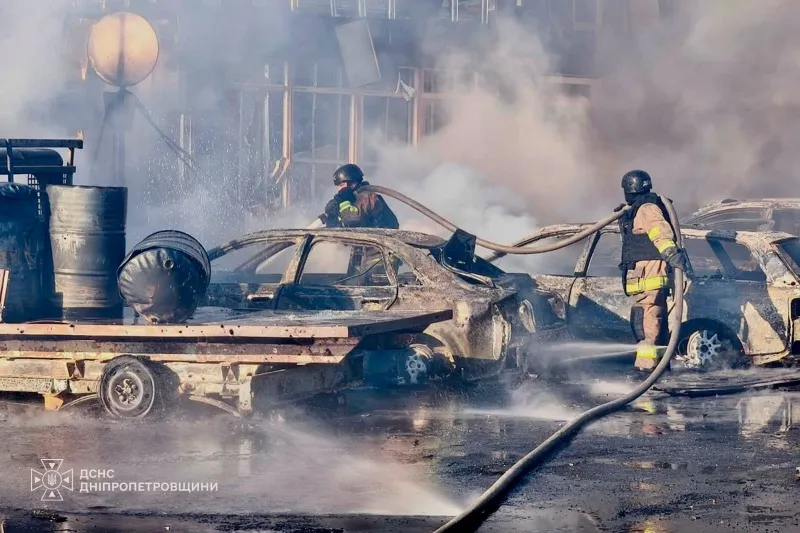 У Павлограді вже четверо загиблих та 60 поранених від російського удару по ТРЦ