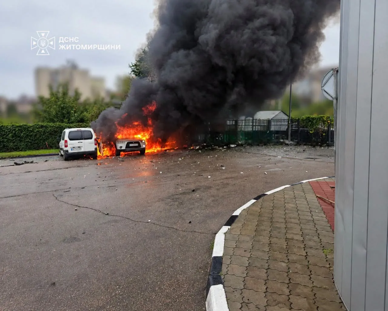 Росіяни атакували Звягель, двоє людей загинули