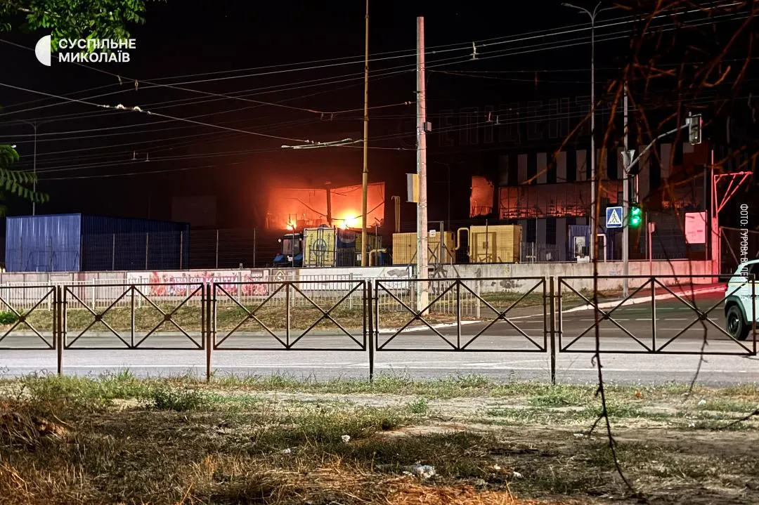 Wieczorem rosyjscy okupanci przeprowadzili atak na sklep „Epicentrum” w Mikołajowie