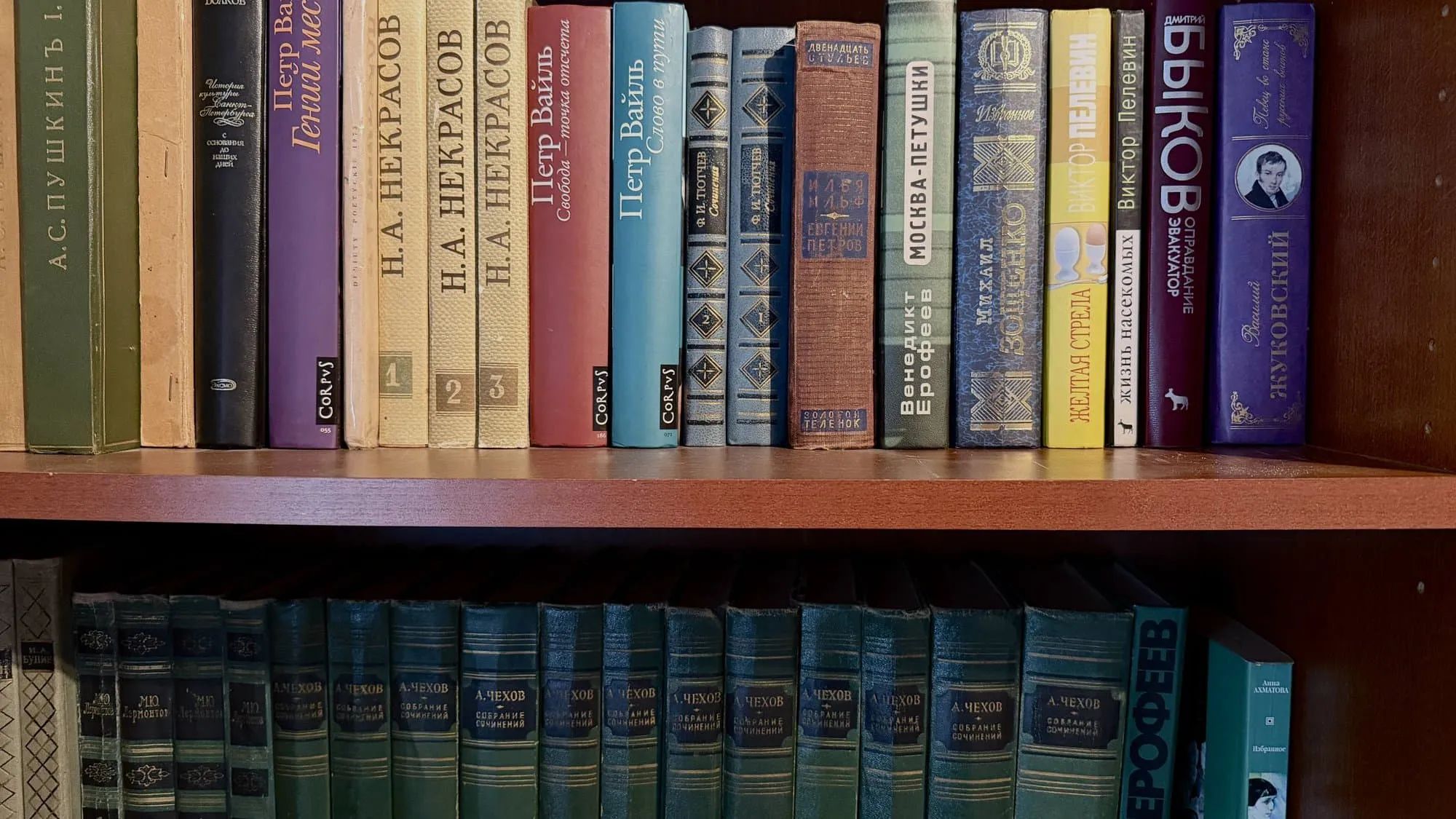 Латвия запретит импорт российских и белорусских книг и одежды