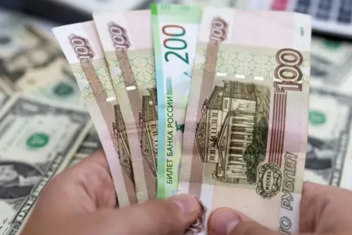 З росіян хочуть брати податки за смартфони та ноутбуки