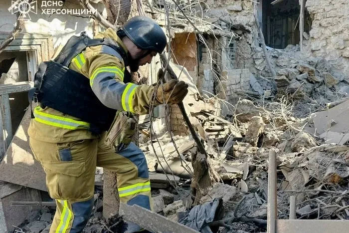 Масовані обстріли Херсона: серед постраждалих – діти