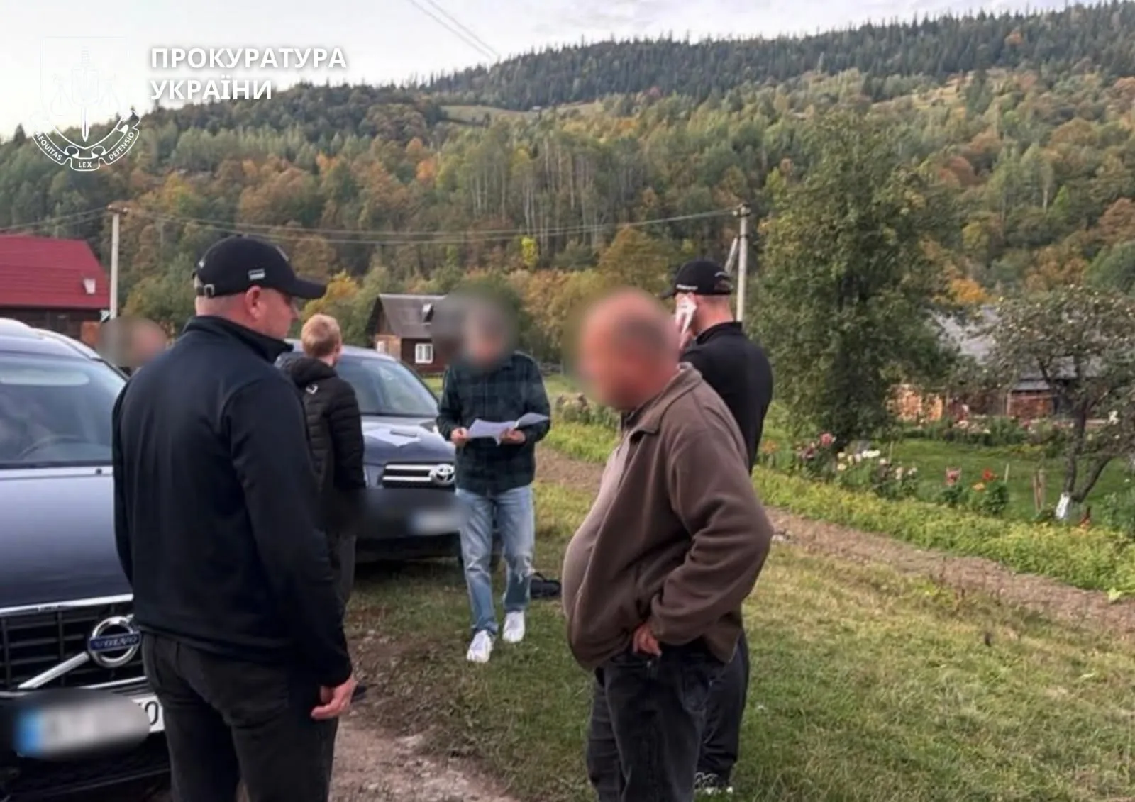 In the Carpathian region, officials from the Ukrainian Forestry Agency are suspected of illegally selling timber