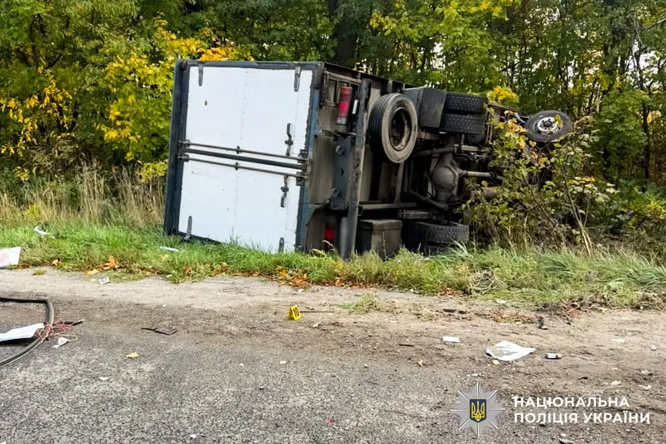 Подружжя з Києва загинуло в зіткненні з вантажівкою на Рівненщині