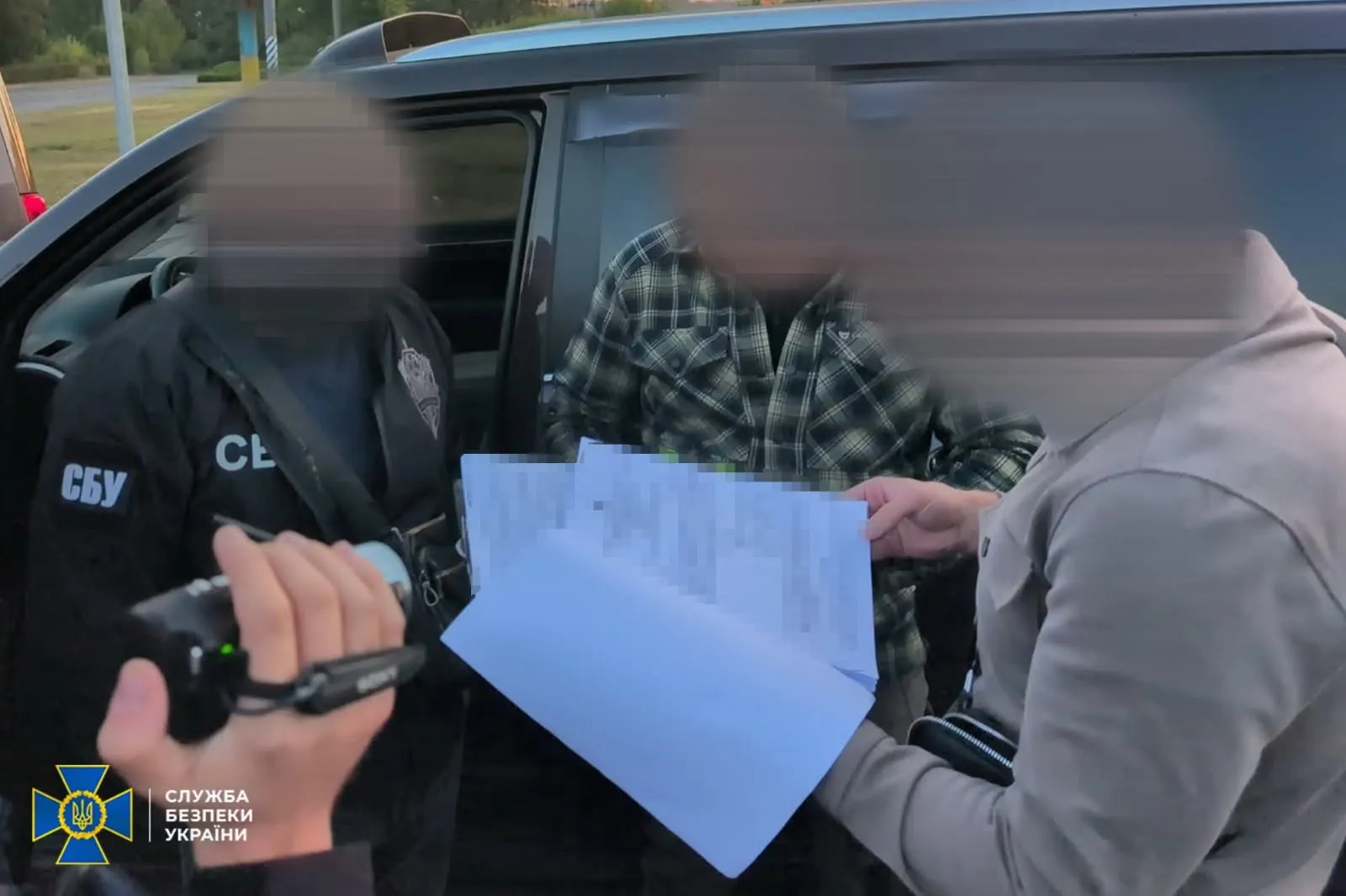 A former judge was arrested in the Cherkasy region for demanding kickbacks during the construction of protective structures