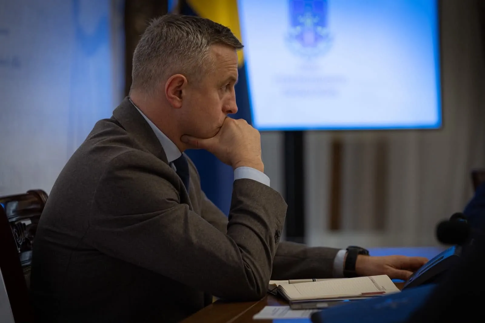 The Prosecutor General's Office has dismissed eight people as part of an anti-corruption operation