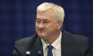 Глава МЗС Китаю під час розмови з Блінкеном закликав Україну та рф «не зачиняти двері для переговорів» 