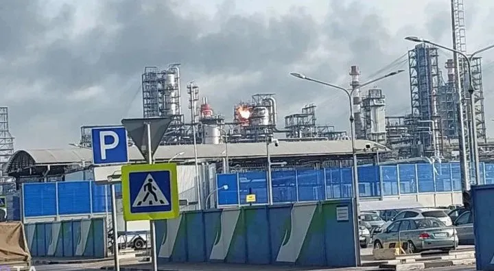 Moscow refinery halts operations following Ukrainian drone attack – Reuters