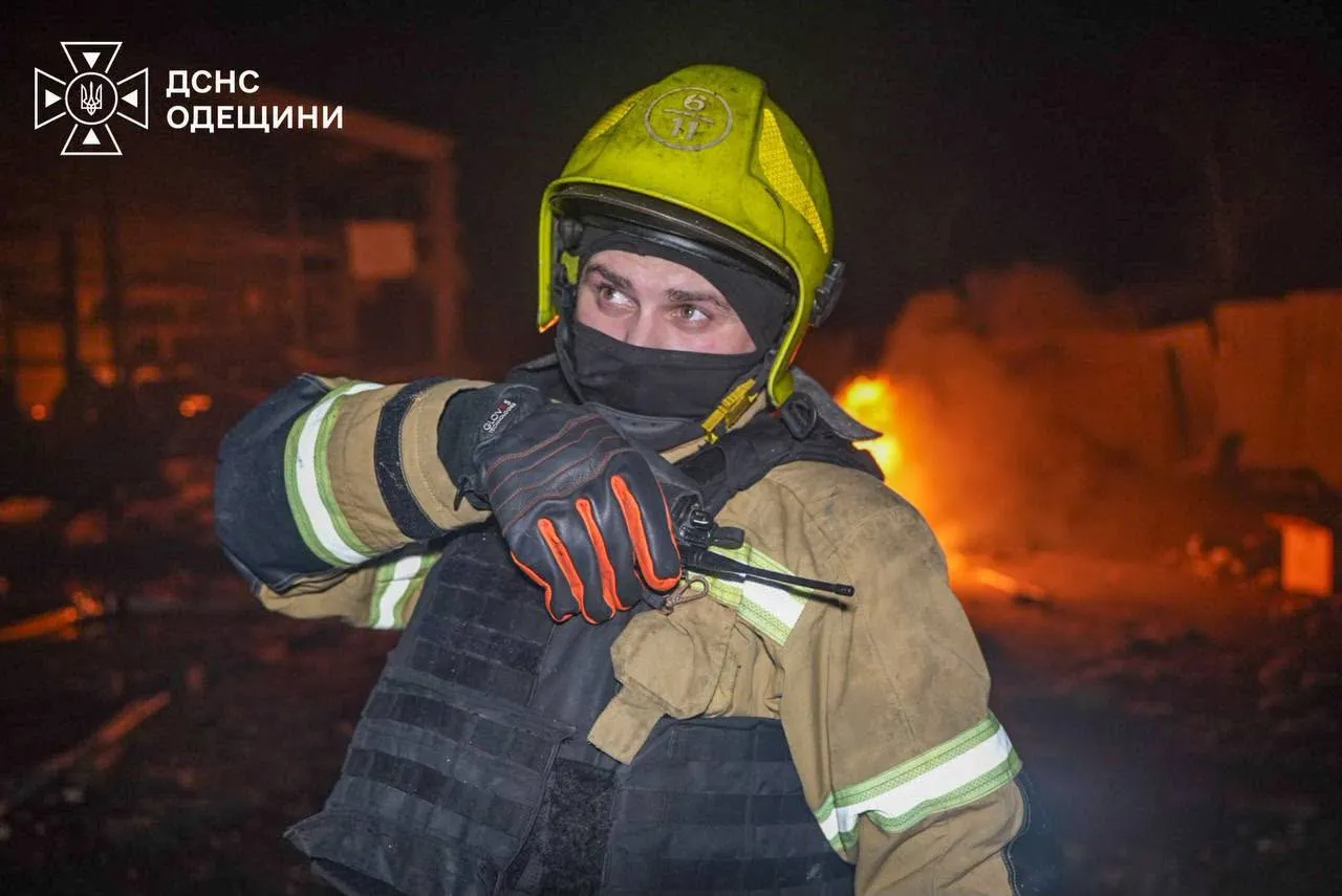 Фото: На Одещині ворог двічі вдарив по рятувальниках