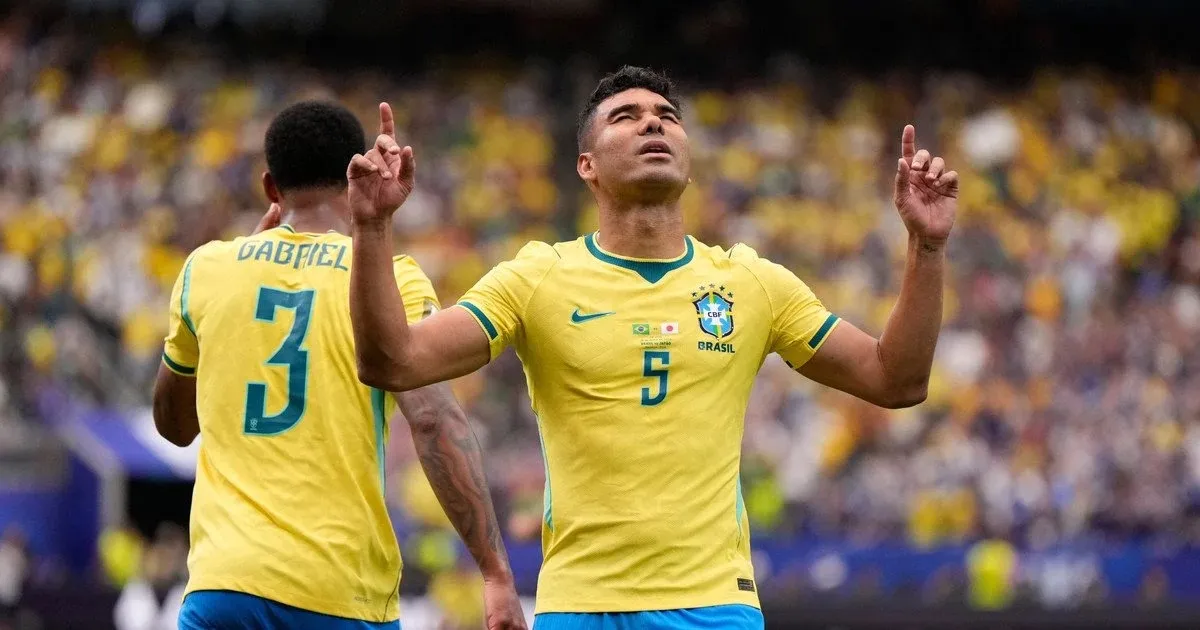 The Brazilian national team's plane returned from the World Cup with only one player on board — Folha de S.Paulo