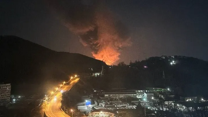 В Туапсе дрони атакували нафтопереробний завод з резервуарами з паливом