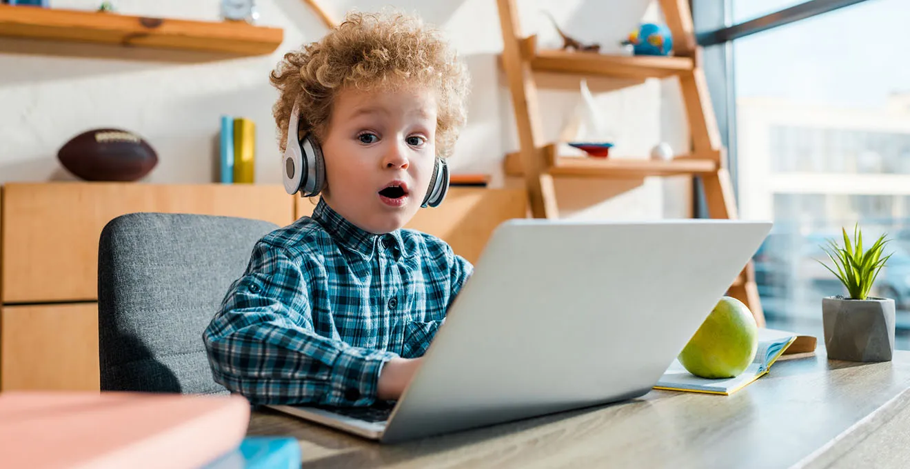 Частина шкіл і вишів переходить на дистанційку перед Великоднем