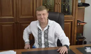 Фото, відео: перед приїздом Зеленського «слугам народу» довелось роззутися