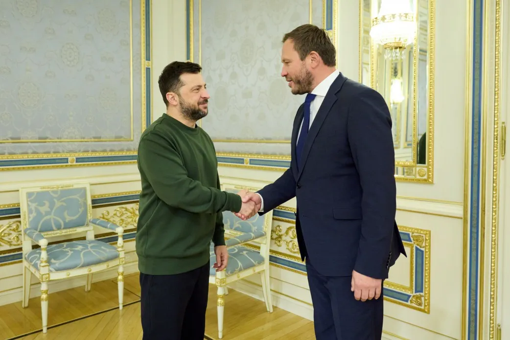 Зеленський і глава МЗС Естонії обговорили далекобійну зброю, дрони та 20-й пакет санкцій ЄС Зеленський і глава МЗС Естонії обговорили далекобійну зброю, дрони та 20-й пакет санкцій ЄС