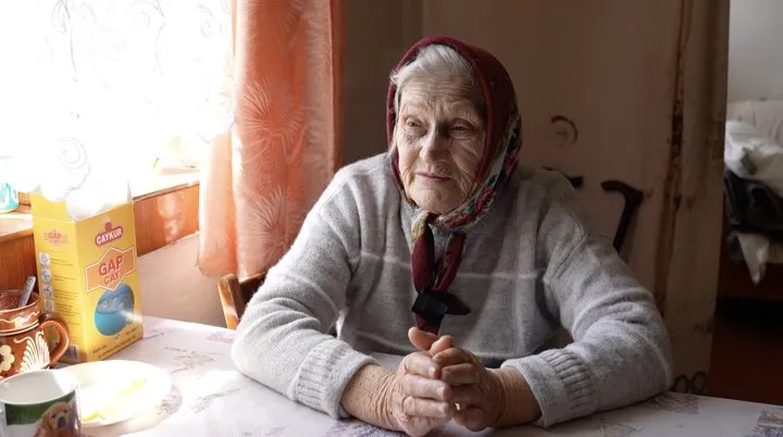 Бабусю з Донеччини врятував наземний робот і знайшлася онука