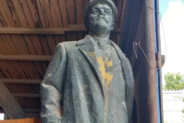 Cело на Полтавщині продає пам'ятник Леніну