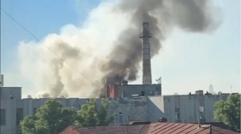 Видео: В РФ снова произошли пожары возле НПЗ в Уфе и Самаре после атаки дронов
